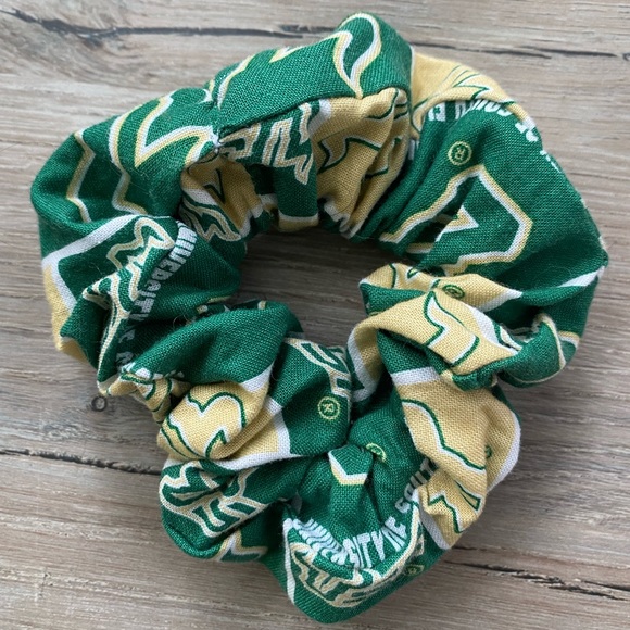 USF hand made scrunchie 💚 - Picture 2 of 2